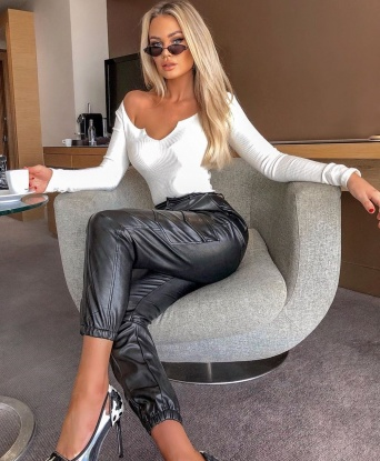 Анкета проститутки Маринуля - город Краснобродский, 24 года, №12078